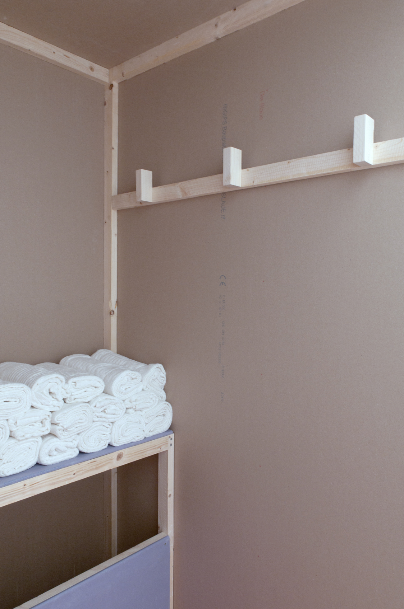 The changing room of Alanna Lawley's Saunatorium, installation at Import Projects | Vorspiel CTM & Transmediale 2018